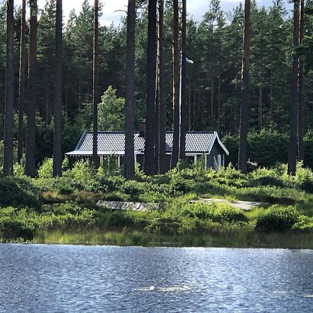 Modern Lakeside Cottage & Boat Near Isaberg Kavsjo Esterno foto