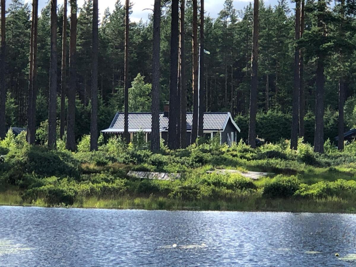 Modern Lakeside Cottage & Boat Near Isaberg Kavsjo Esterno foto